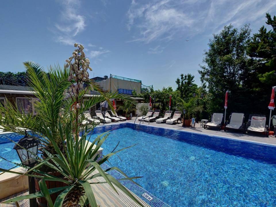 סינמורץ Family Hotel Gogov מראה חיצוני תמונה