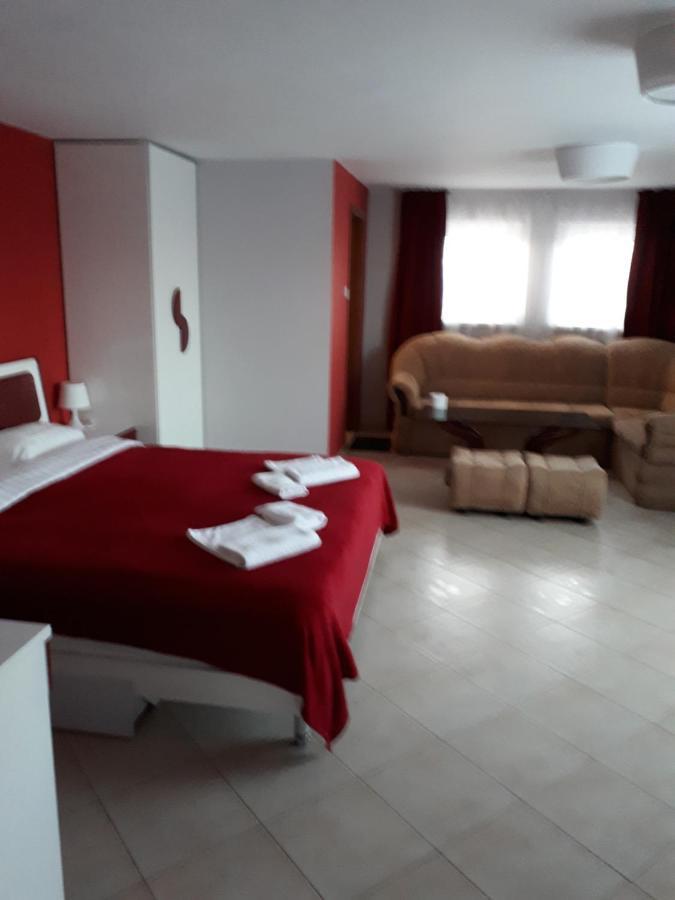 סינמורץ Family Hotel Gogov מראה חיצוני תמונה